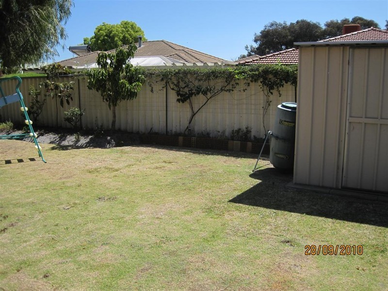 4 Retreat Mews, Canning Vale WA 6155