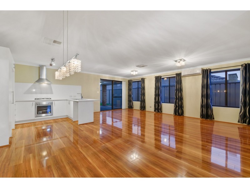 12 Hodgkinson Turn, Canning Vale WA 6155
