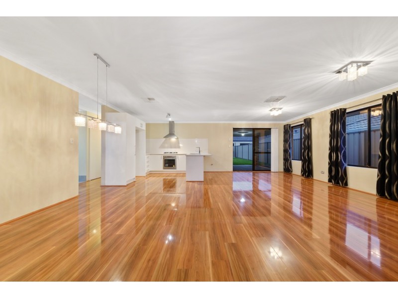 12 Hodgkinson Turn, Canning Vale WA 6155