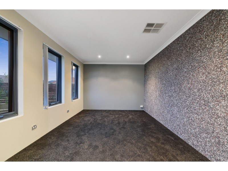 12 Hodgkinson Turn, Canning Vale WA 6155