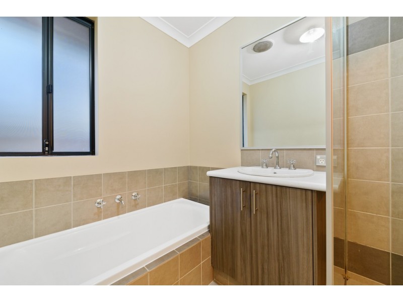 12 Hodgkinson Turn, Canning Vale WA 6155
