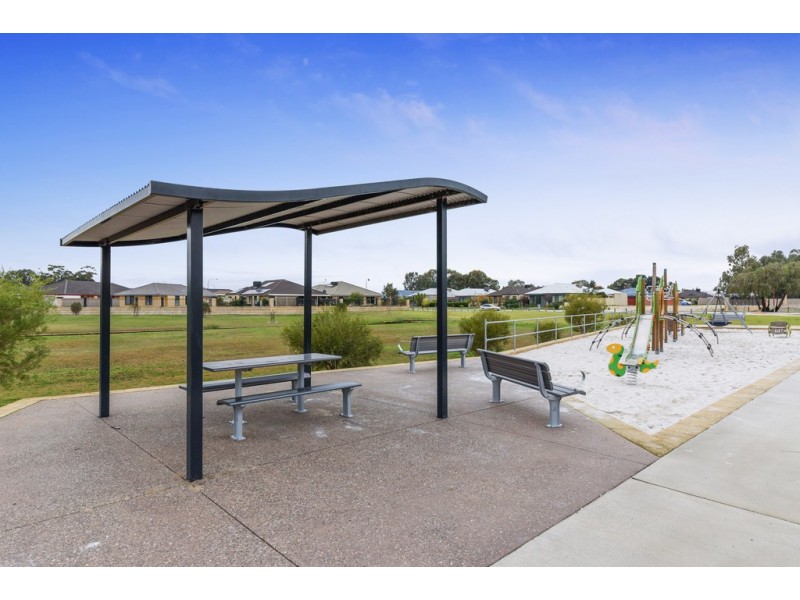12 Hodgkinson Turn, Canning Vale WA 6155