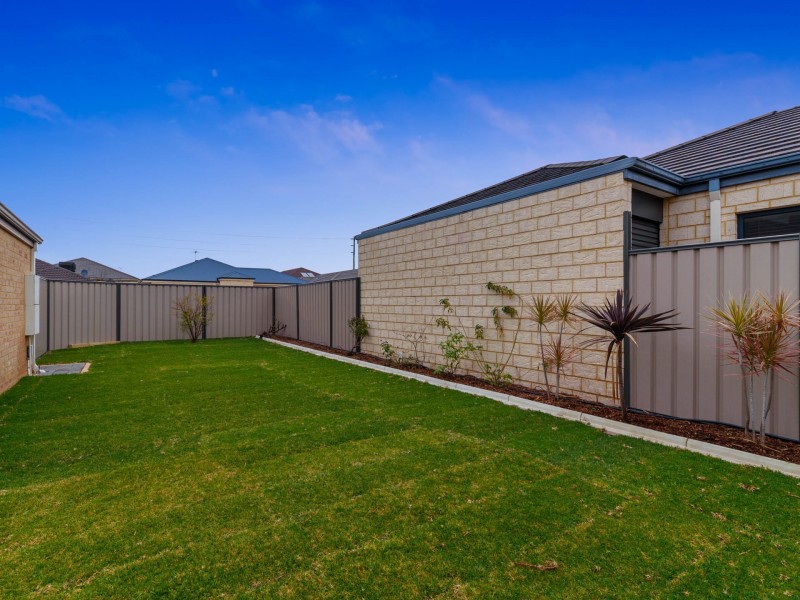 12 Hodgkinson Turn, Canning Vale WA 6155