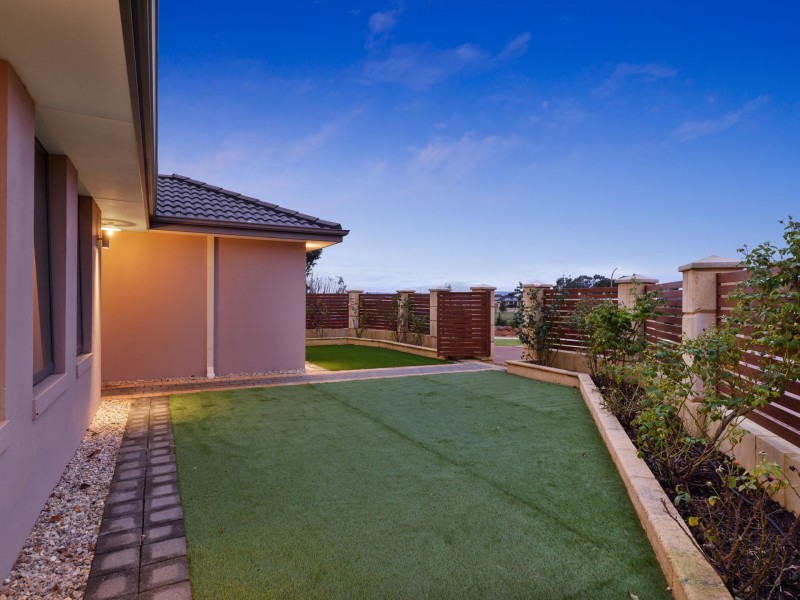 12 Hodgkinson Turn, Canning Vale WA 6155