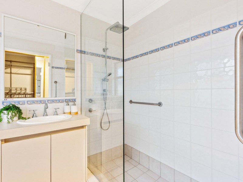 16 Bramdean Crescent, Canning Vale WA 6155