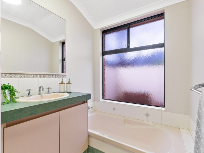 16 Bramdean Crescent, Canning Vale WA 6155