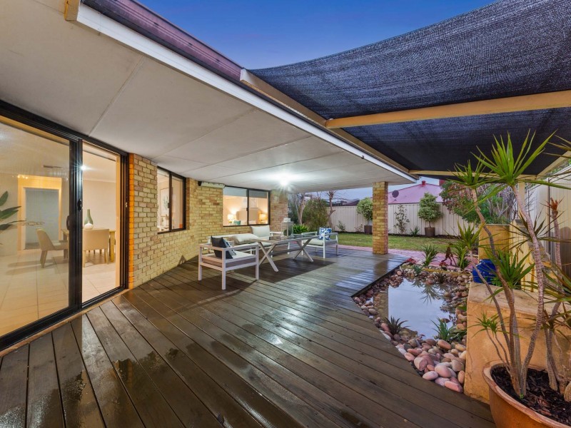 16 Bramdean Crescent, Canning Vale WA 6155