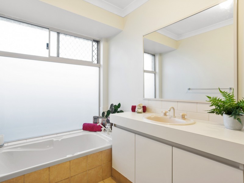 17 Solanum Gardens, Canning Vale WA 6155