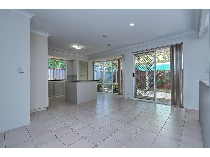 10 Towncentre Drive, Thornlie WA 6108