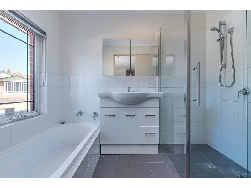 10 Towncentre Drive, Thornlie WA 6108