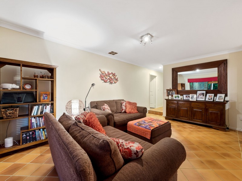 7 Parkway Road, Thornlie WA 6108