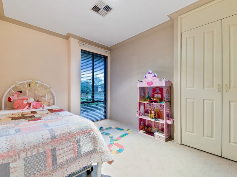 7 Parkway Road, Thornlie WA 6108