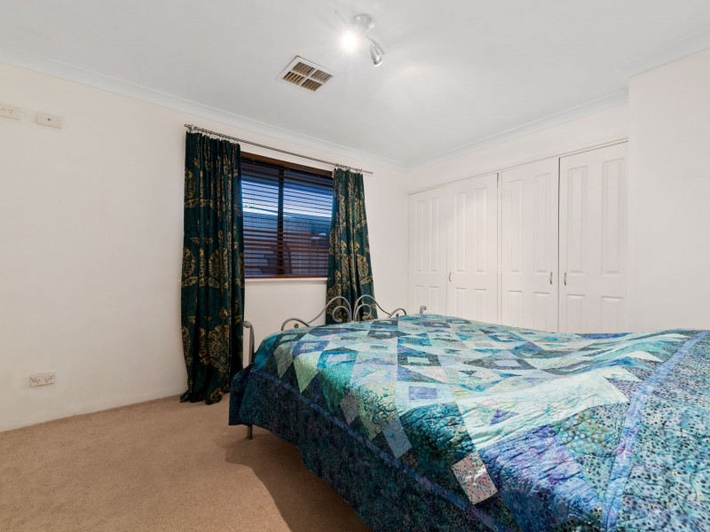 7 Parkway Road, Thornlie WA 6108