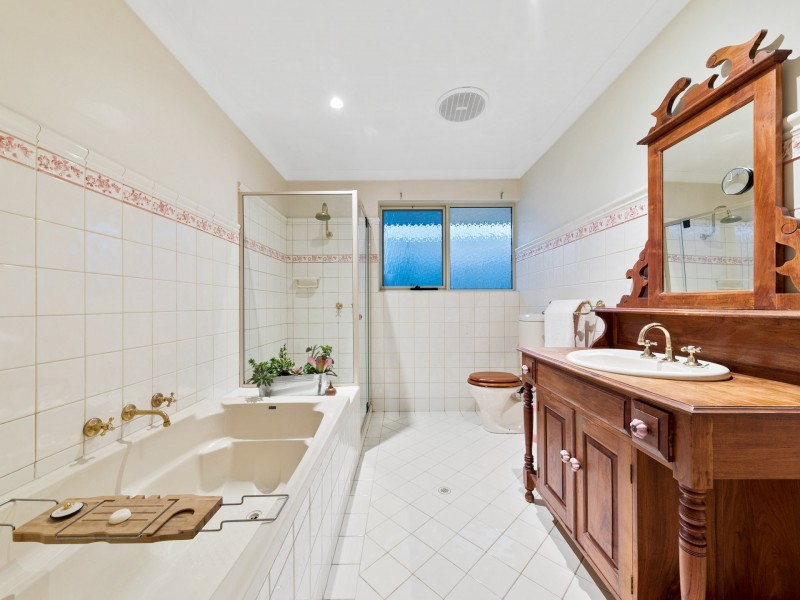 7 Parkway Road, Thornlie WA 6108