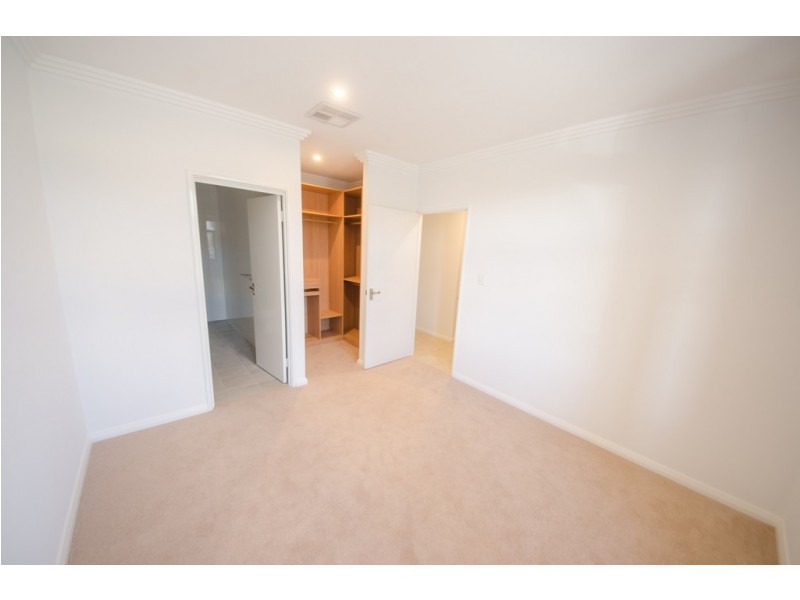 1/93 Gateway Boulevard, Canning Vale WA 6155