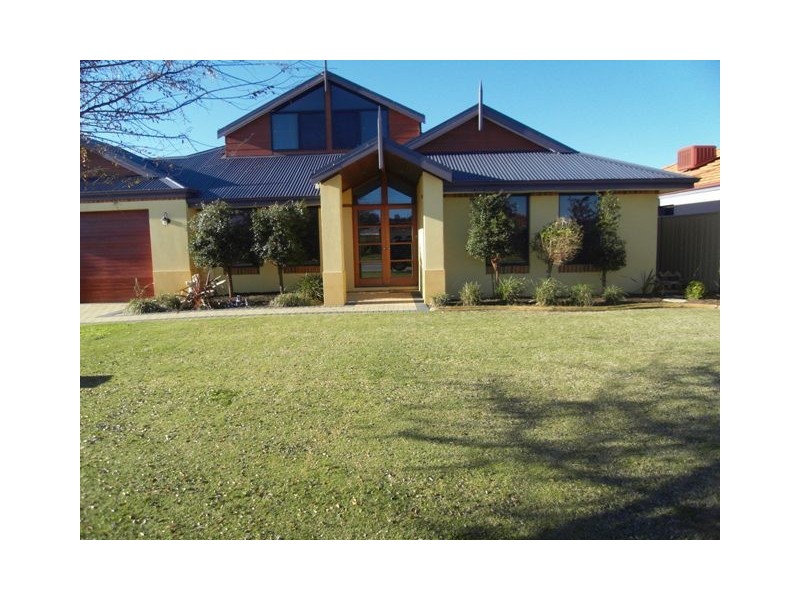 152 Birnam Road, Canning Vale WA 6155