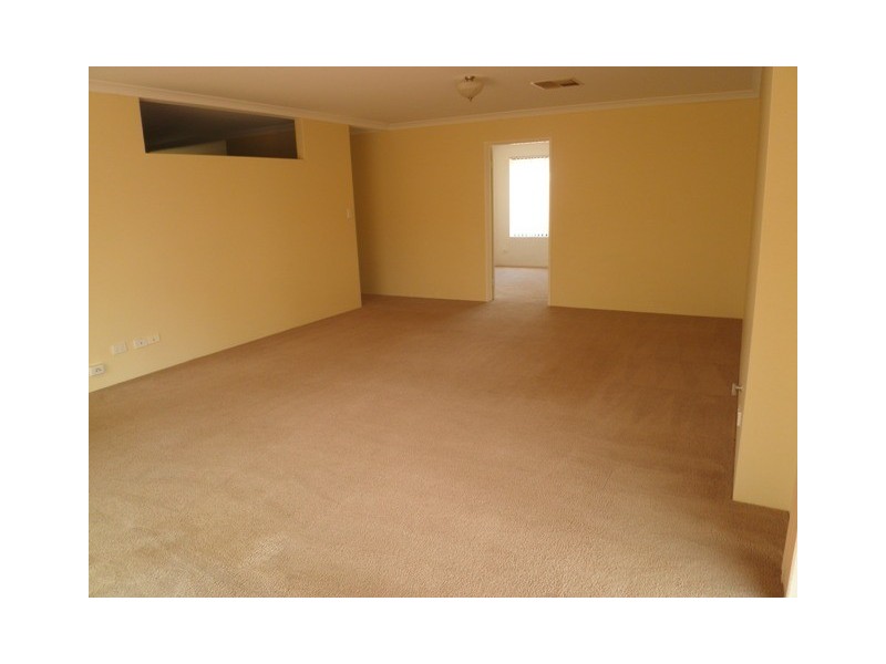 10 Tarn Drive, Canning Vale WA 6155