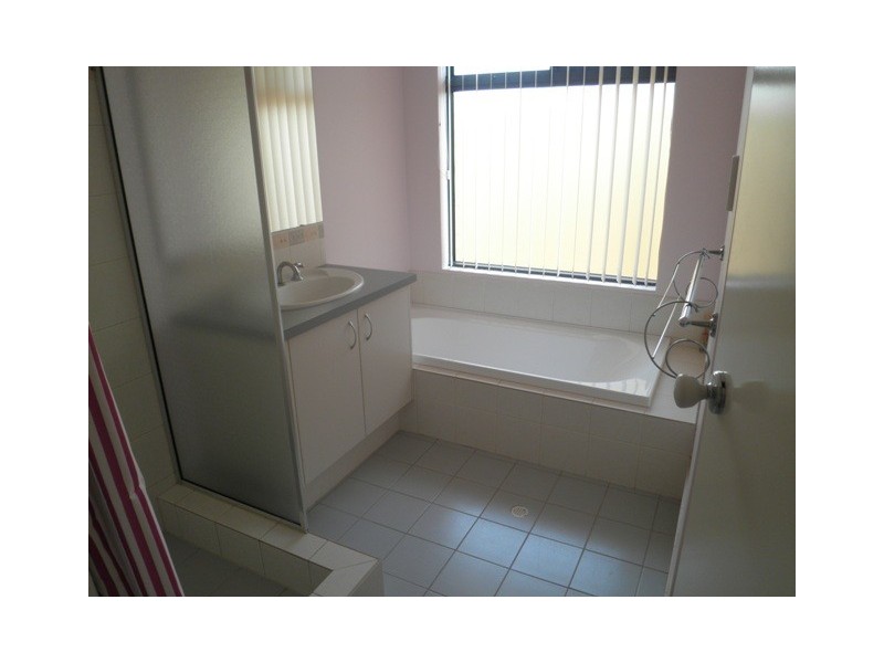 10 Tarn Drive, Canning Vale WA 6155