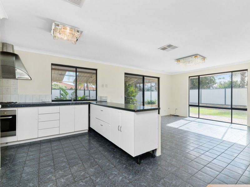 30 Kanani Drive, Canning Vale WA 6155