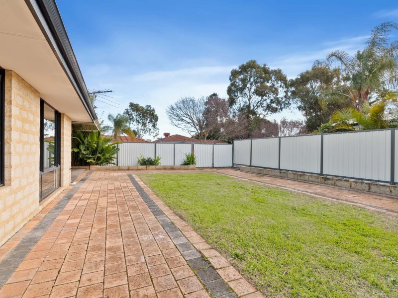 30 Kanani Drive, Canning Vale WA 6155