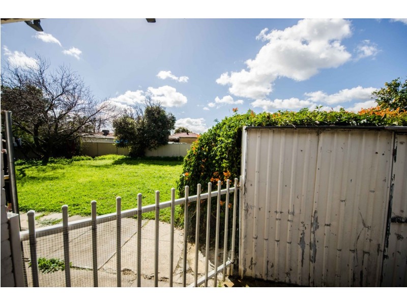 5 Leumeah Street, Armadale WA 6112