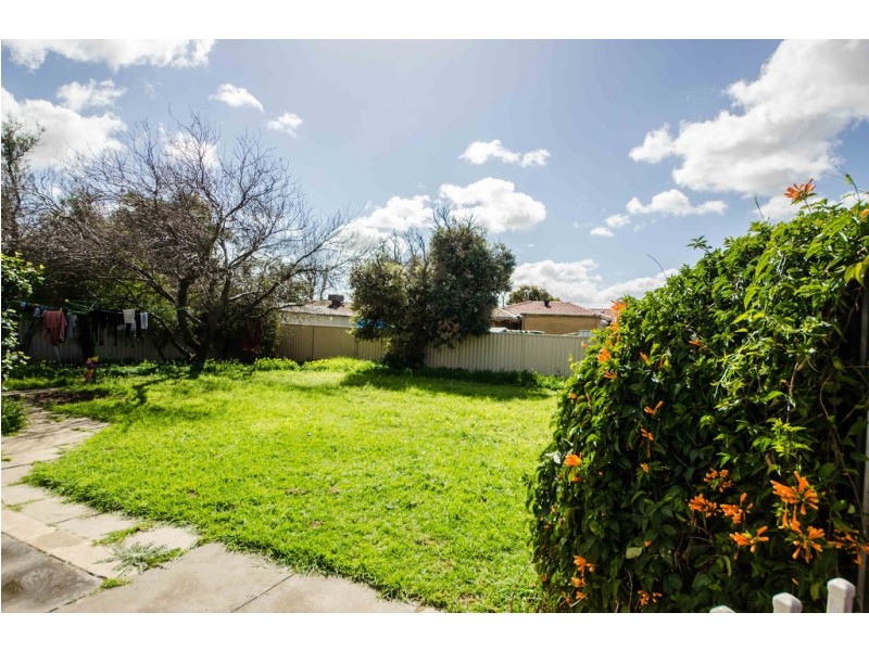 5 Leumeah Street, Armadale WA 6112