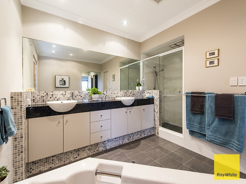 23 Dunbar Way, Canning Vale WA 6155