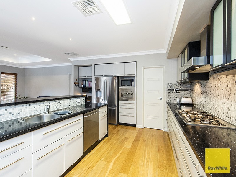 23 Dunbar Way, Canning Vale WA 6155