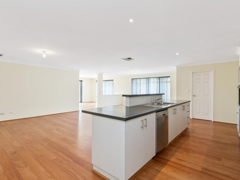 13 Barclay Way, Piara Waters WA 6112