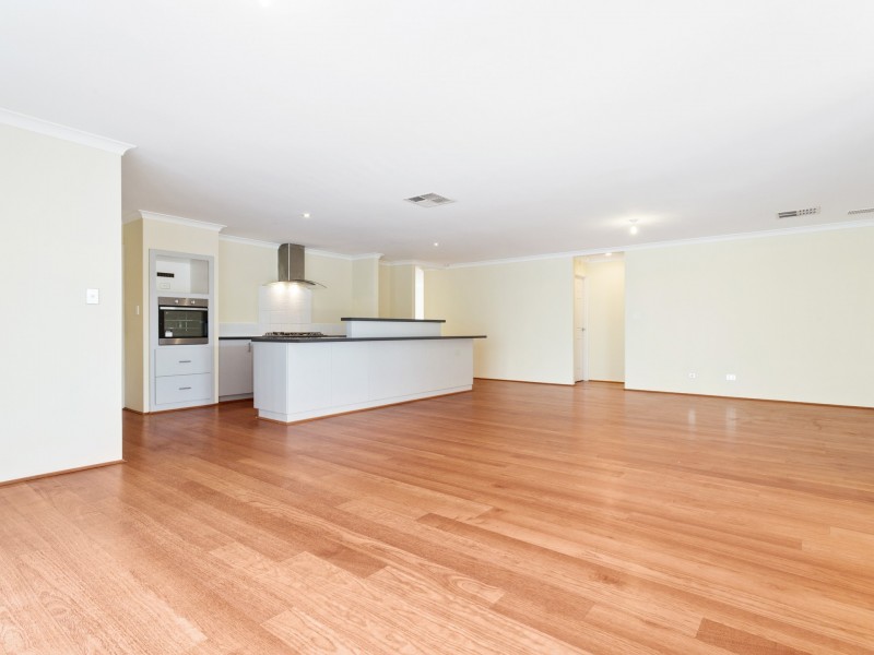 13 Barclay Way, Piara Waters WA 6112