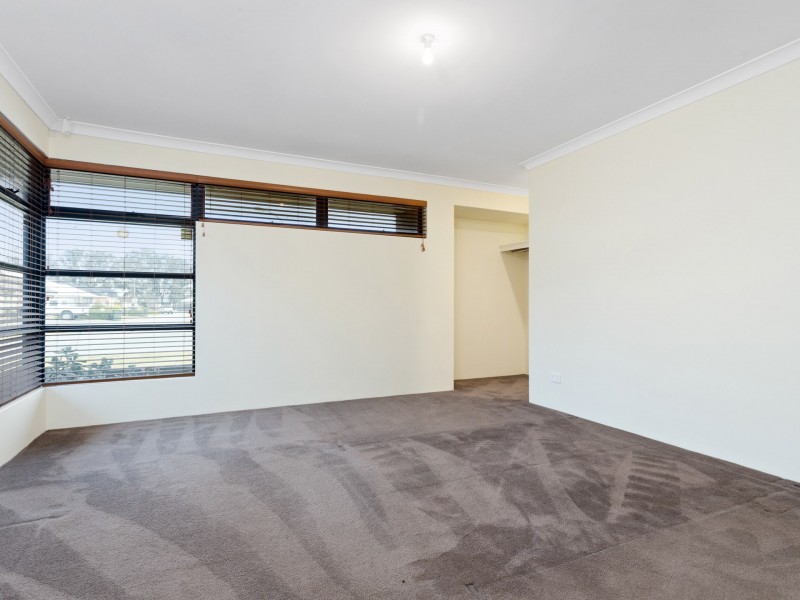 13 Barclay Way, Piara Waters WA 6112