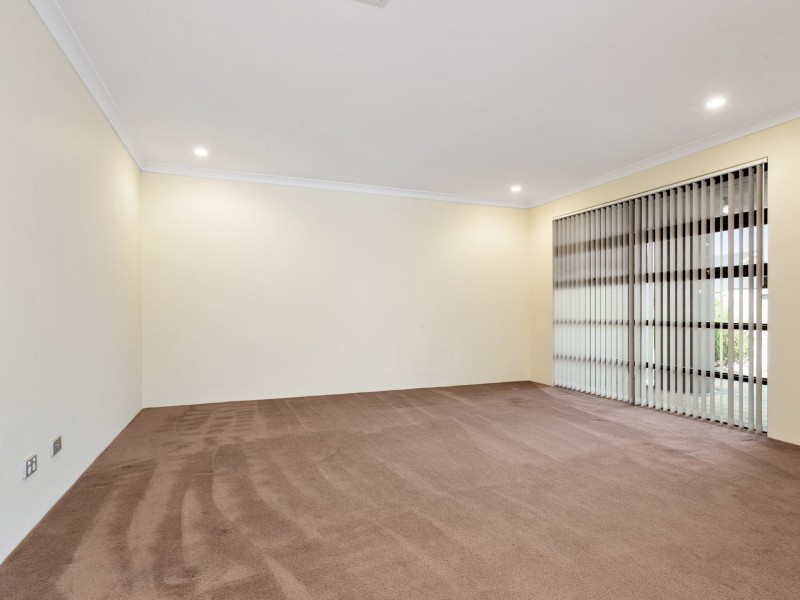 13 Barclay Way, Piara Waters WA 6112