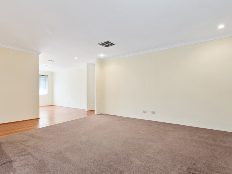 13 Barclay Way, Piara Waters WA 6112