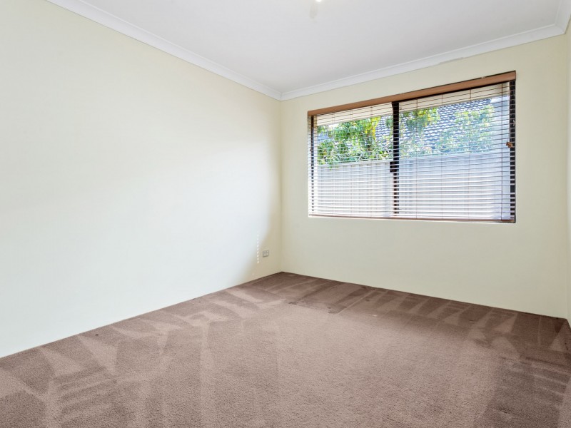 13 Barclay Way, Piara Waters WA 6112