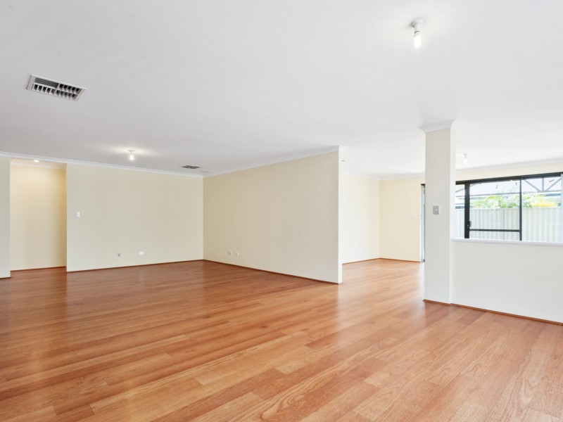 13 Barclay Way, Piara Waters WA 6112