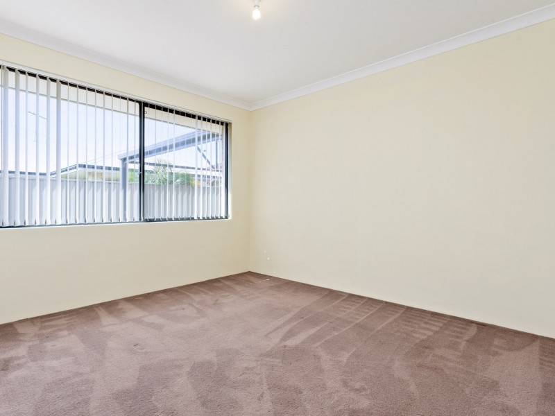 13 Barclay Way, Piara Waters WA 6112