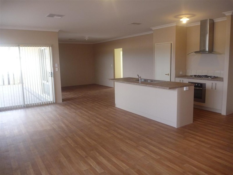 19 Biddiarra Bend, Southern River WA 6110