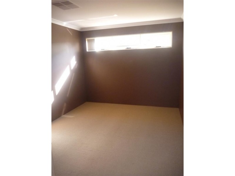 19 Biddiarra Bend, Southern River WA 6110