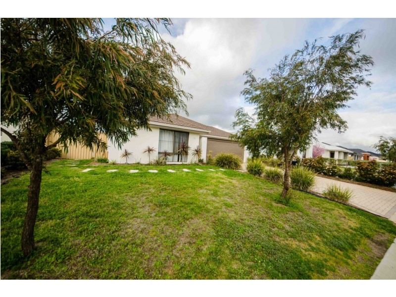 6 Renoir Way, Southern River WA 6110