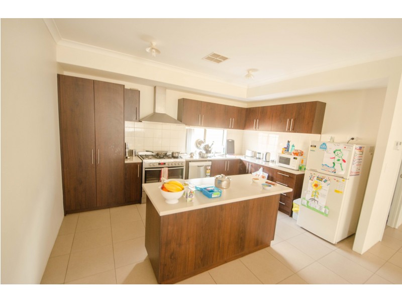 6 Renoir Way, Southern River WA 6110