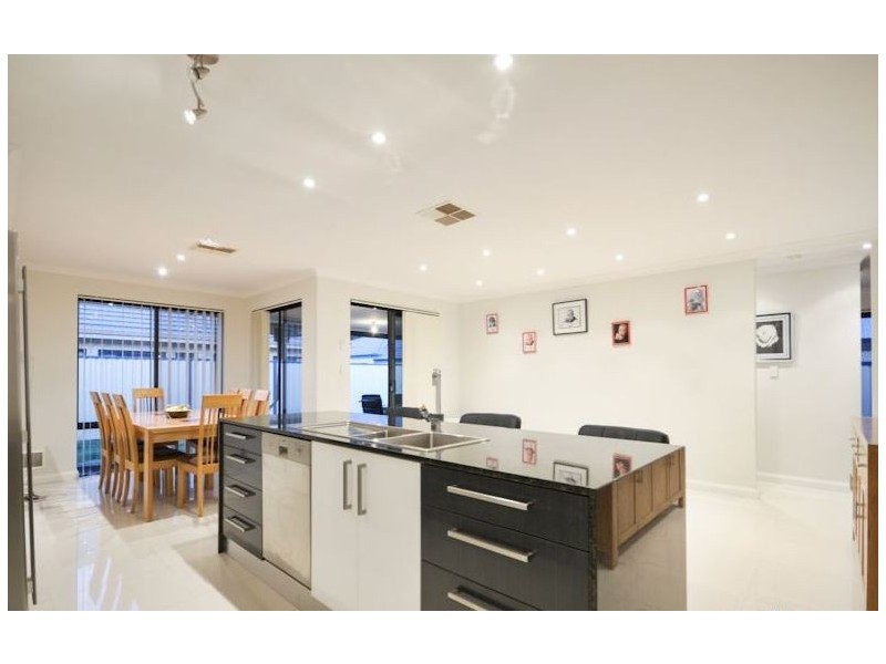 9 Gianatti Ramble, East Cannington WA 6107