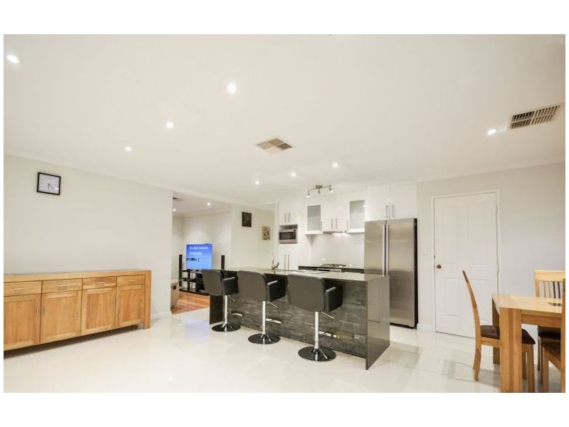 9 Gianatti Ramble, East Cannington WA 6107
