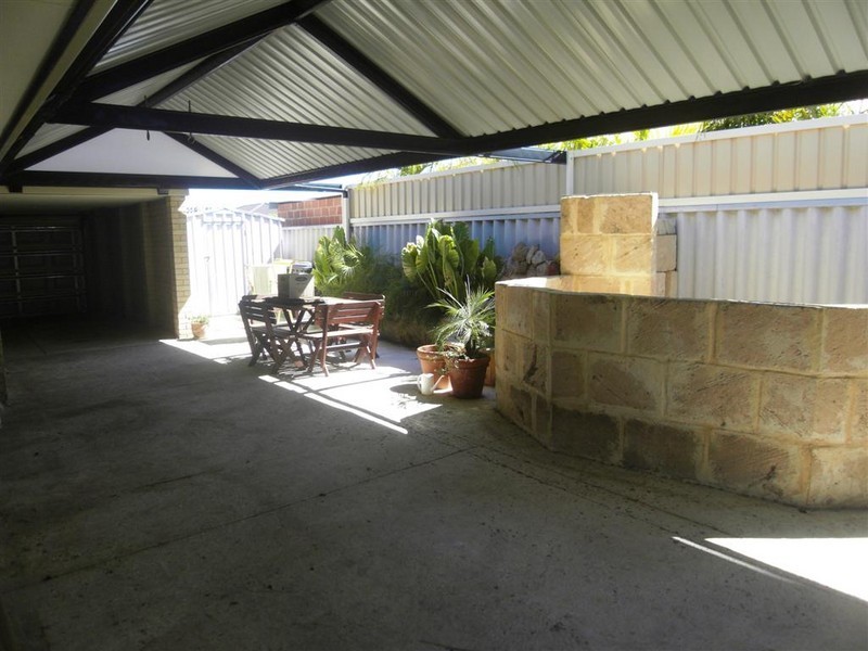 52 Cardiff Loop, Huntingdale WA 6110