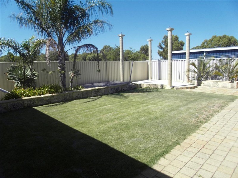 52 Cardiff Loop, Huntingdale WA 6110