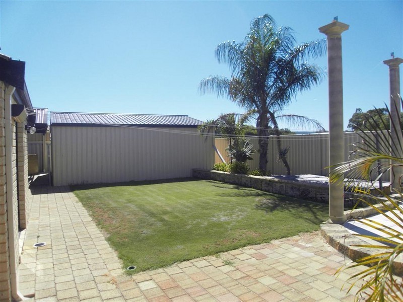 52 Cardiff Loop, Huntingdale WA 6110
