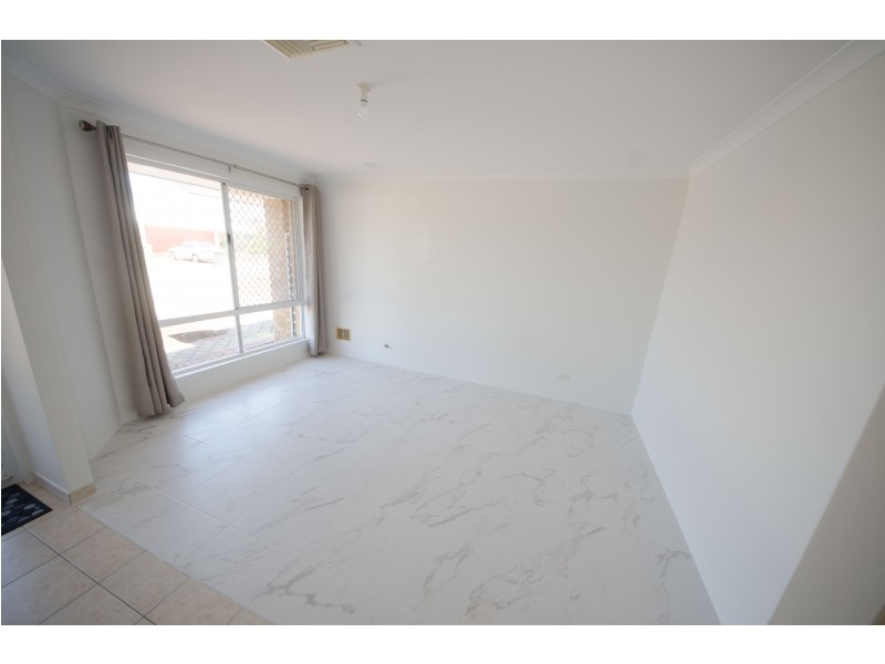 1 Aladdin Court, Huntingdale WA 6110