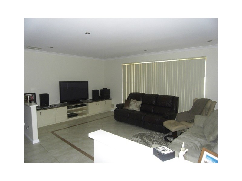 9 Prichard Place, Canning Vale WA 6155