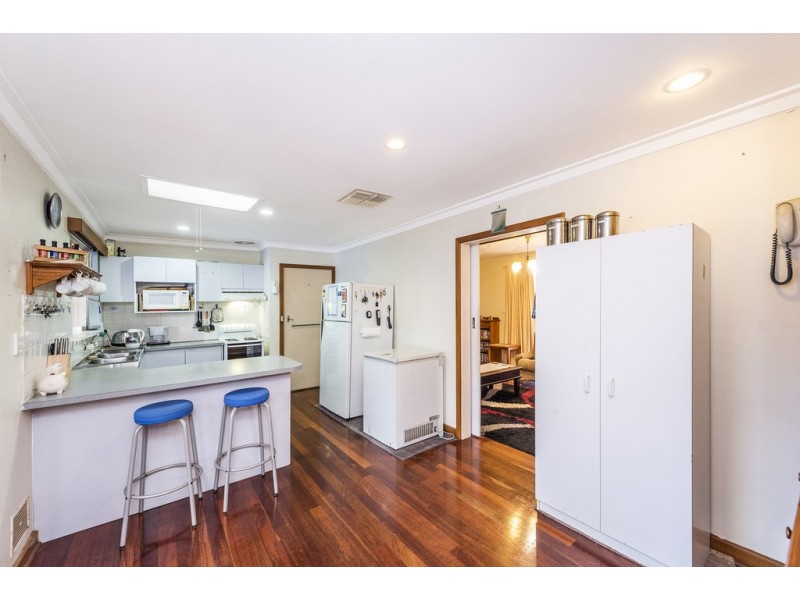 10 Messenger Street, Kelmscott WA 6111