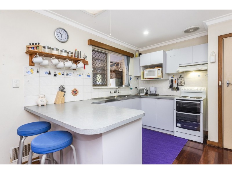 10 Messenger Street, Kelmscott WA 6111