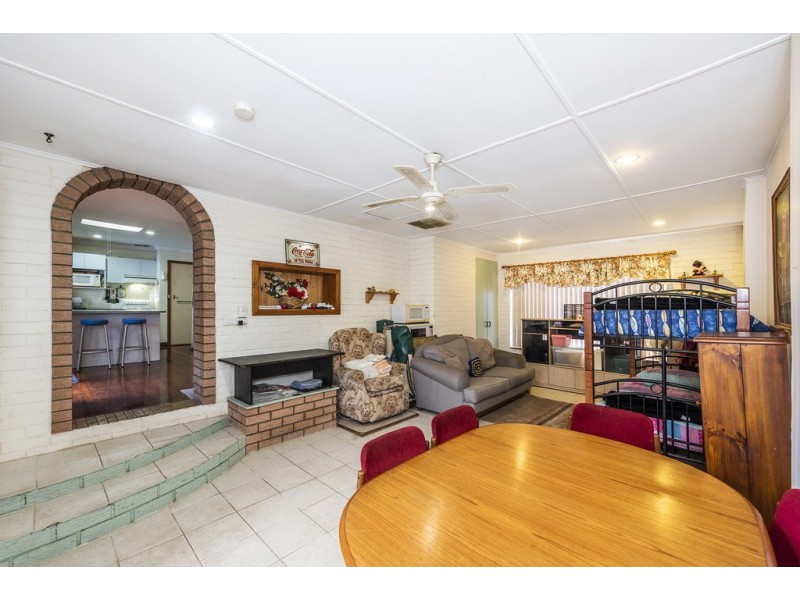 10 Messenger Street, Kelmscott WA 6111